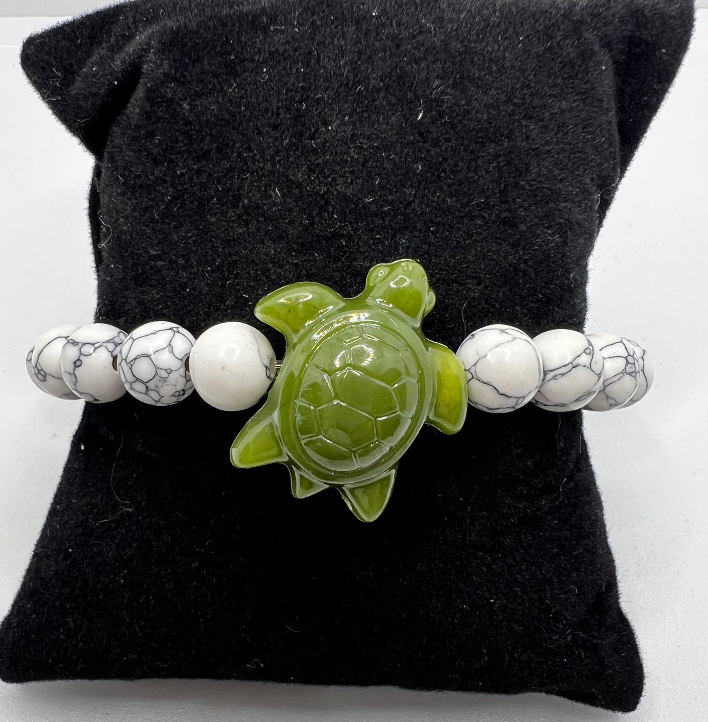 Jade Sea Turtle and Howlite Beaded Stretch Bracelet